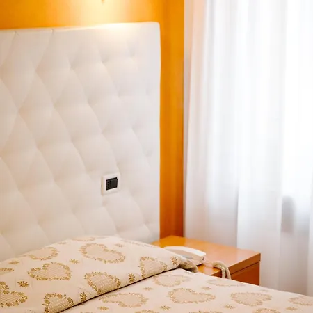 Roma Hotel 3*
