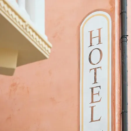 Otel Roma 3*